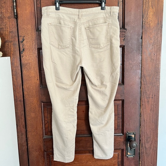 Time and Tru | Khaki High Rise Jegging Size 14 Women’s - Picture 6 of 10